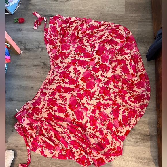 Mira Wrap Skirt Beach Cover Up Pink Floral Flowers Cute Size Small - Picture 5 of 5